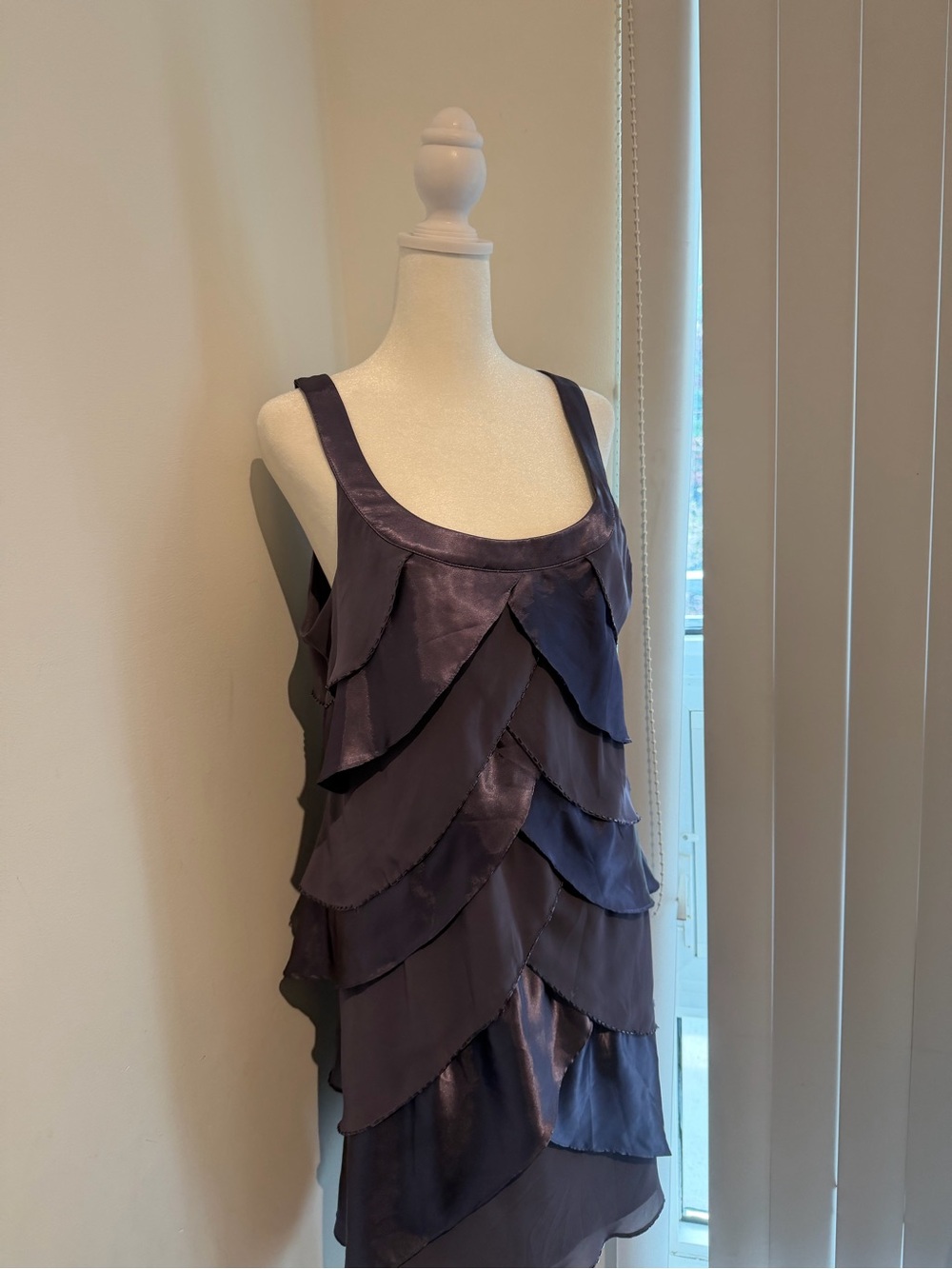 SL fashion silky silver bullet flutter dress beaded trim - Picture 3 of 5